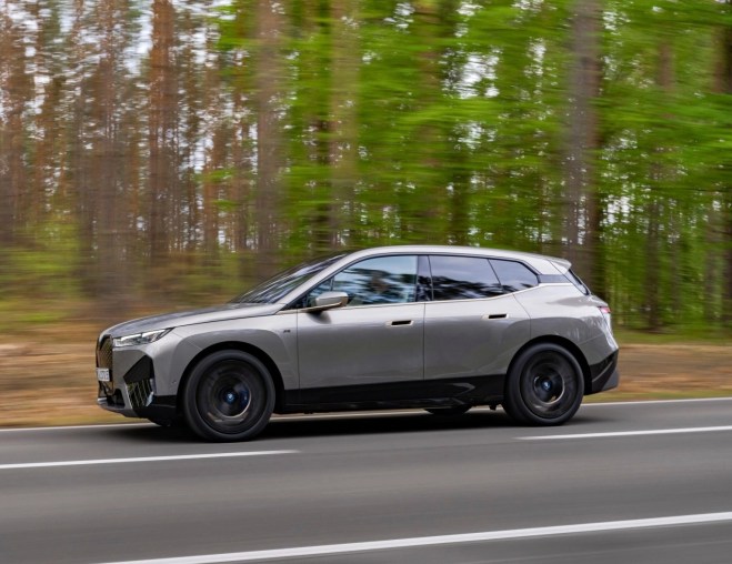 BMW-iX-M60-3