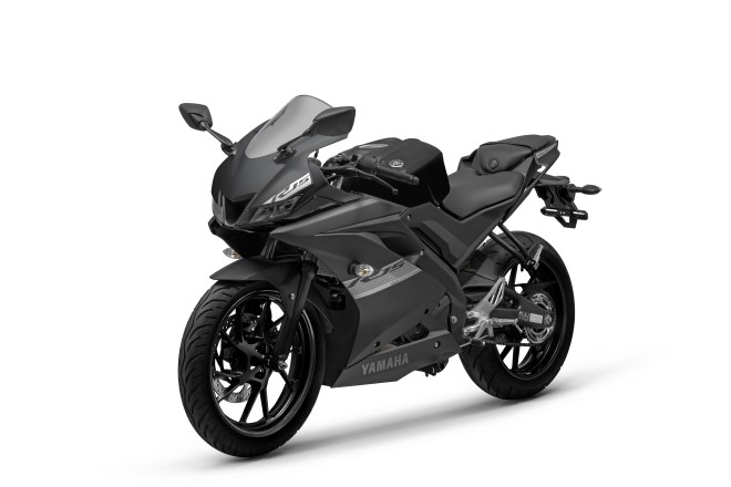 2024_R15_MIDNIGHT_BLACK_3-4_ESQUERDA