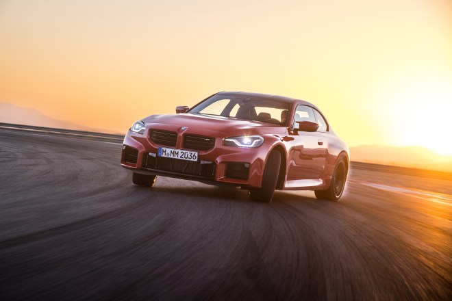 P90482705_highRes_the-all-new-bmw-m2-r