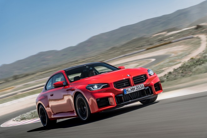 P90482746_highRes_the-all-new-bmw-m2-r