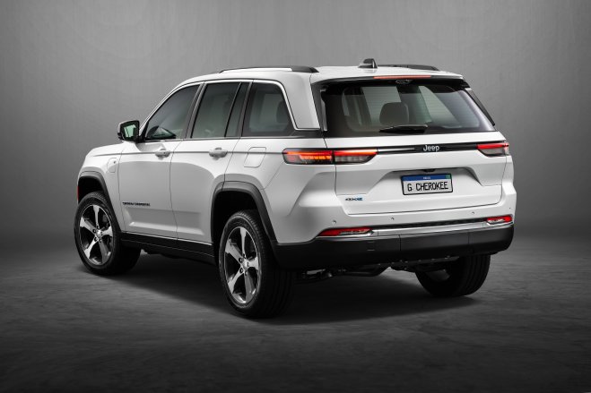 Jeep_Grand_Cherokee_4xe_046