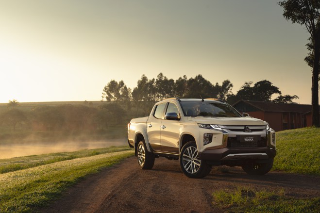 Mitsubishi L200 Terra 1